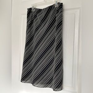 New York & Company lined skirt